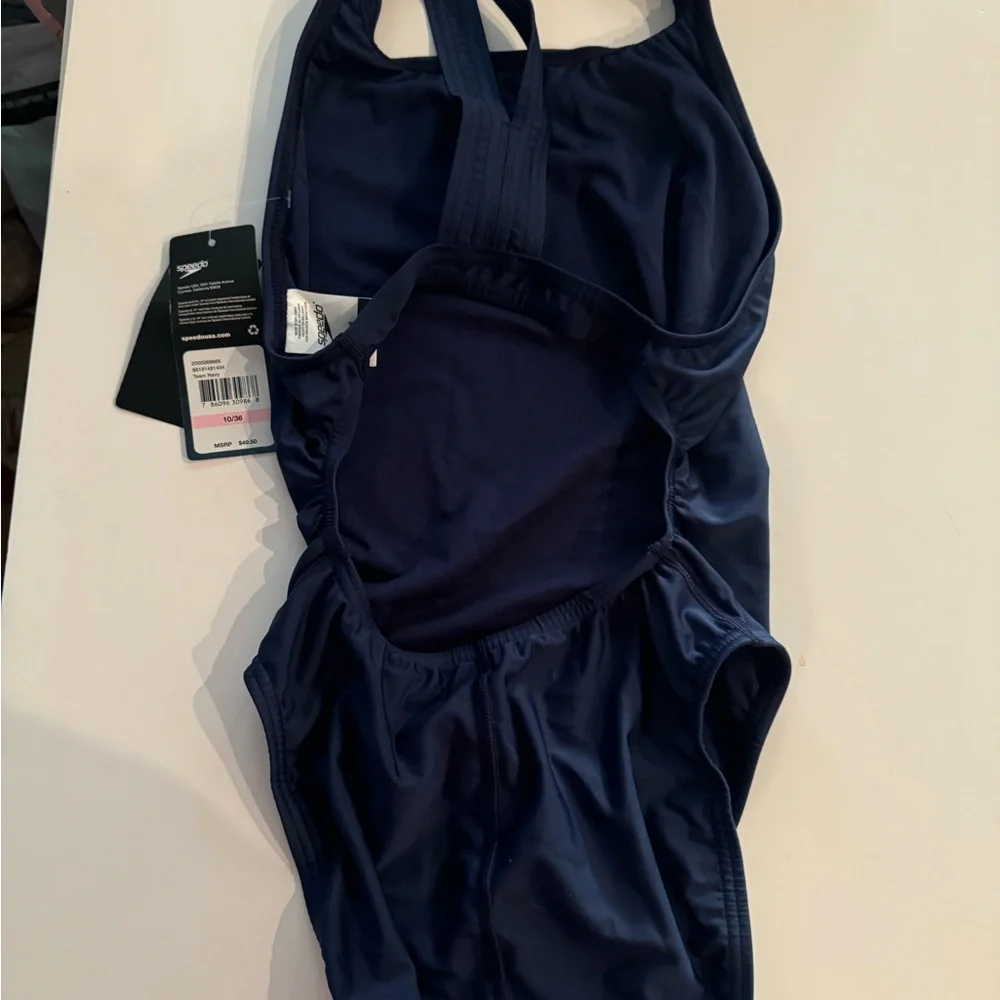 Speedo nwt size
